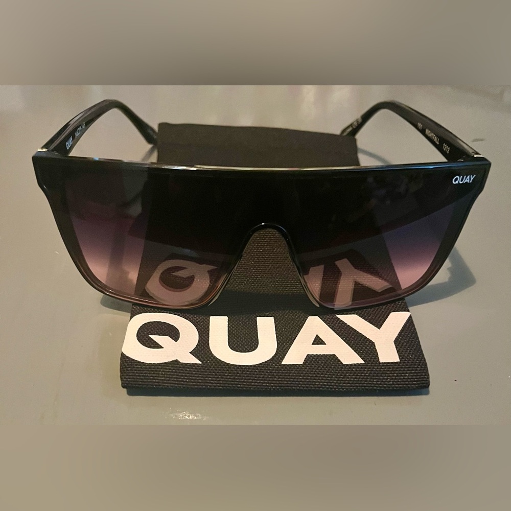 NWT! QUAY SUNGLASSES! I LOVE THESE SHADES! SUPER AWESOME! ALL QUAY COMES W/CASE! - Picture 5 of 6